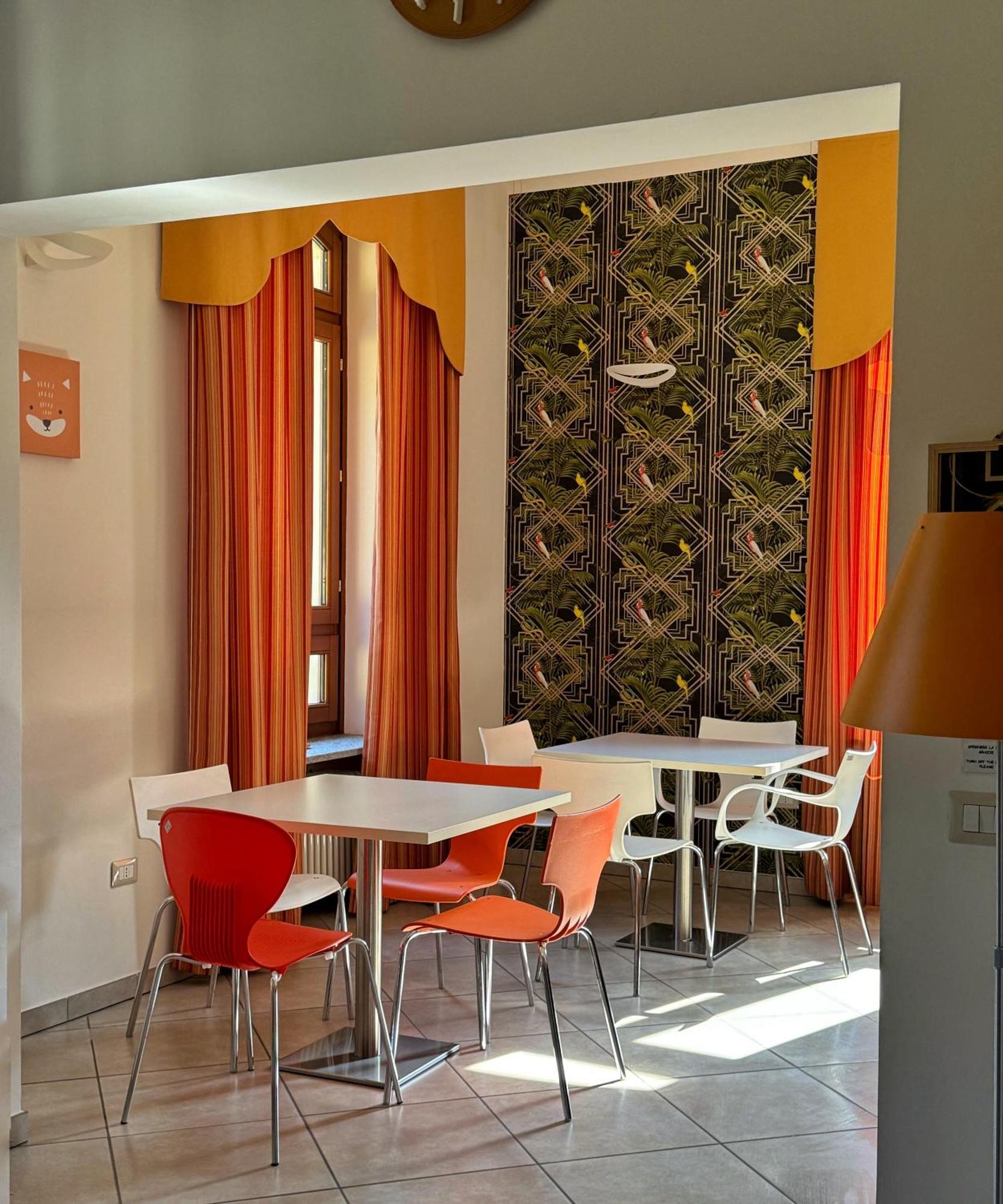 Auberge De La Gare - Dortoir & Ostello Hone المظهر الخارجي الصورة